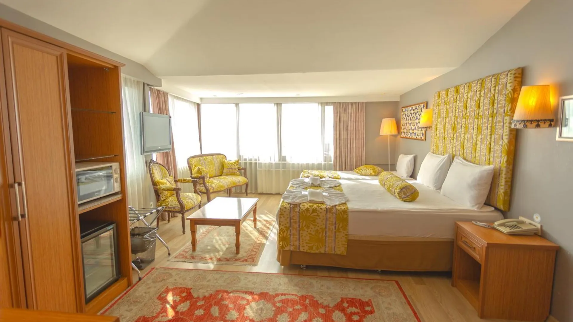 Tashkonak Studio Suites Istanboel 4*,